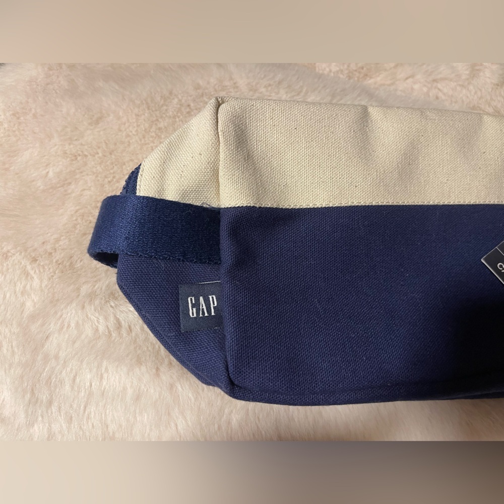 GAP Navy and Cream Canvas Pouch - Picture 2 of 5